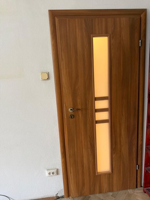 2 x uși interior.