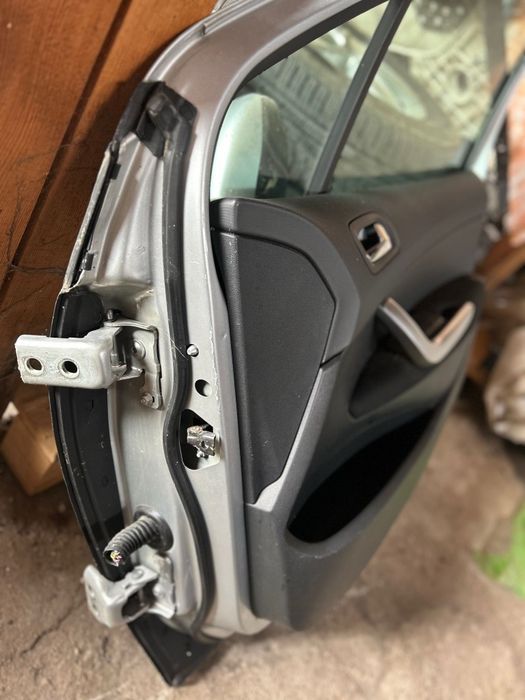 Врати за Пежо 308 модел от 2011 до 2013 г.