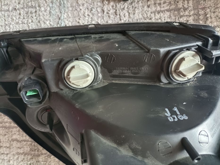 Продам левую фару Туксон JM