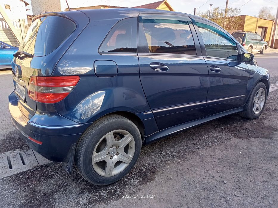 Автомобиль Mercedes