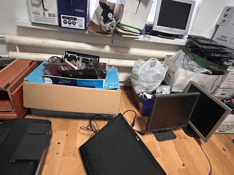 Срочно продам сервис центр. Есть принтера рабочие и на запчасть.