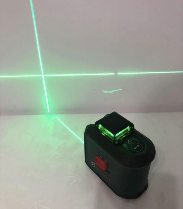 Nivela laser bosch universal level 360 laser si husa 400 lei