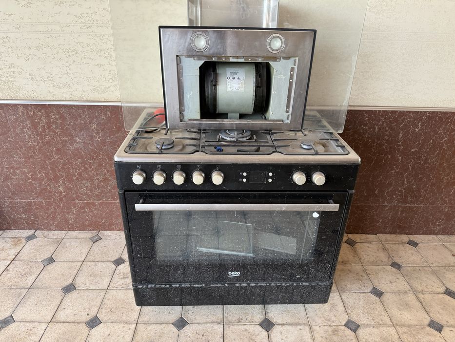 Газпита 5-конфорная, комбинированные Beko GM 15310 DB