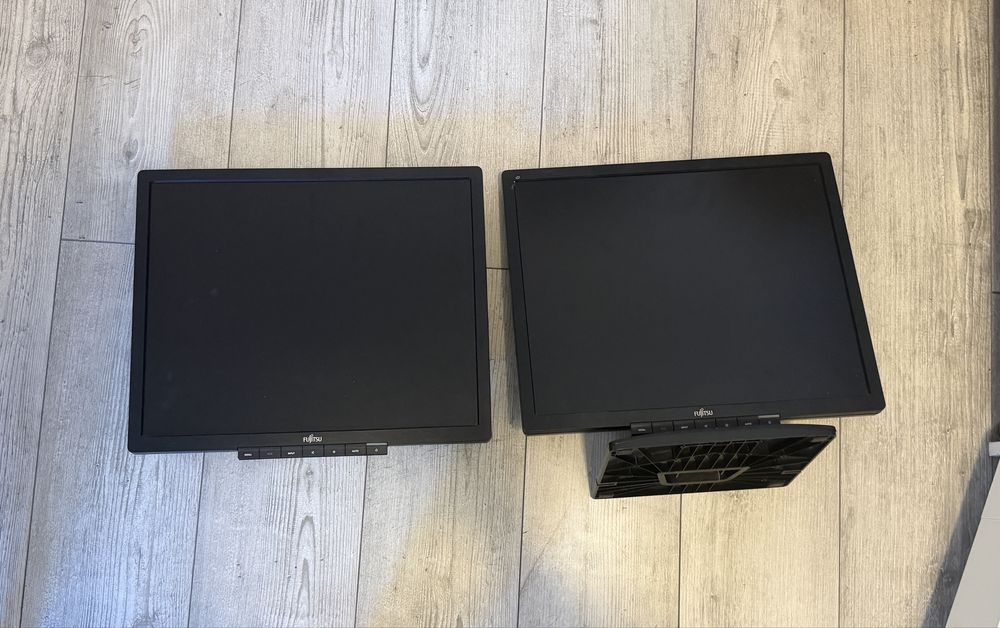 2x Monitoare Fujitsu E19-6 LED 19” – 1280x1024, VGA + DVI