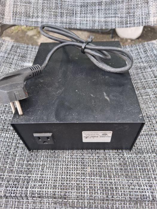 Vând 220v la 110v convertor