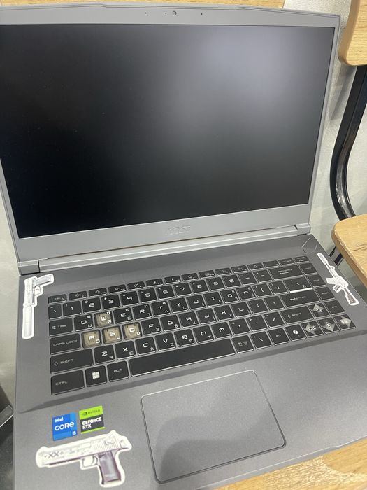 Ноутбук MSI thin 15