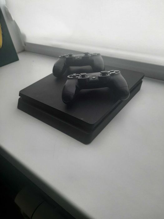 Playstation 4 slim