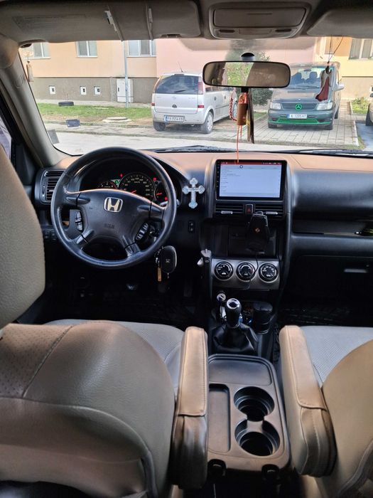 Продавам Хонда cr-v