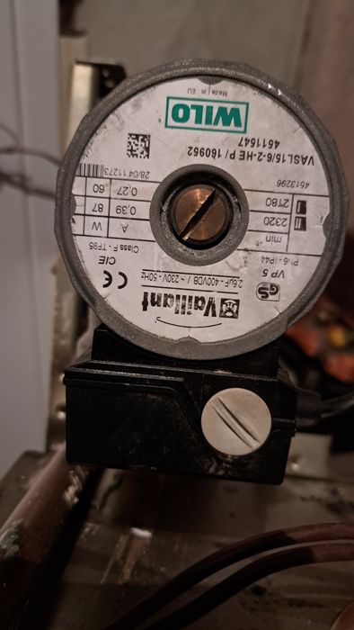 Vând electroventilator, vas expansiune,pompe și manometre centrala ter
