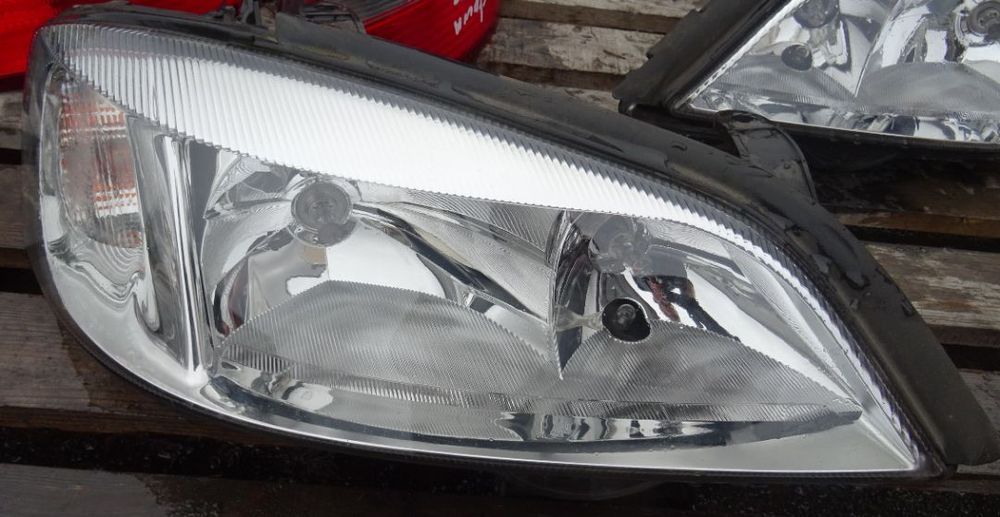 Far dreapta Opel Astra G din 2000 volan pe stanga