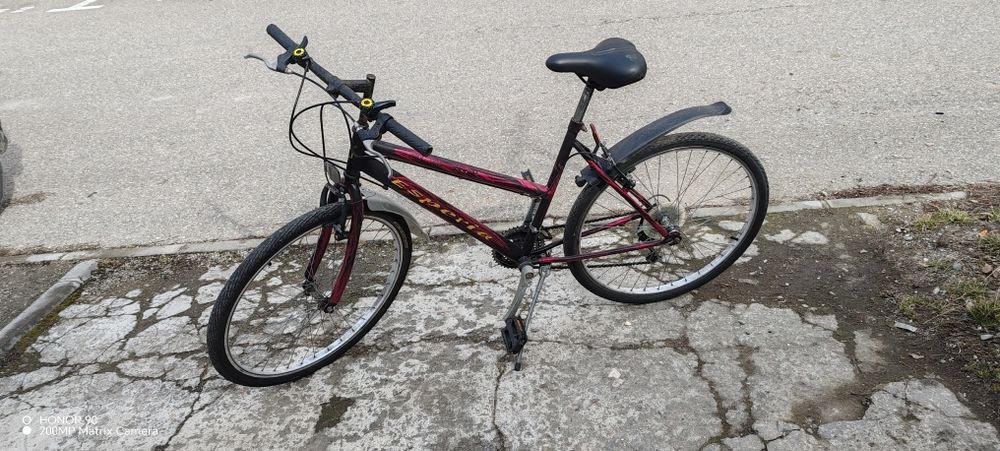 Vând bicicletă ...