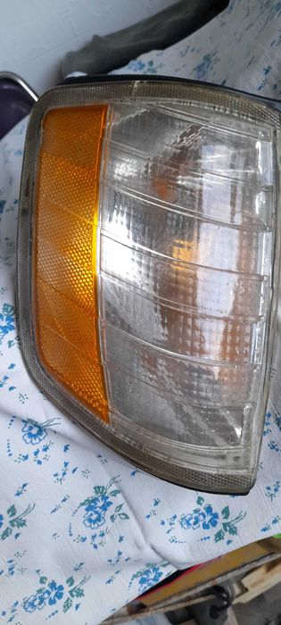 Продам поворотник на мэрс