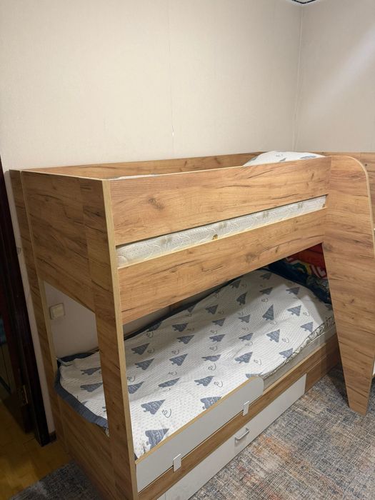 Детский 2х ярусный кровать