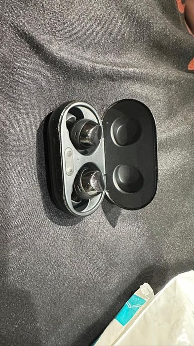 Продаю наушники самсунг