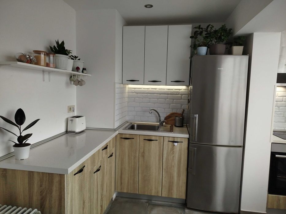 Продава се Тристаен апартамент в Варна, Левски - 68 кв.м за 1185 €/кв.м - Снимка #1