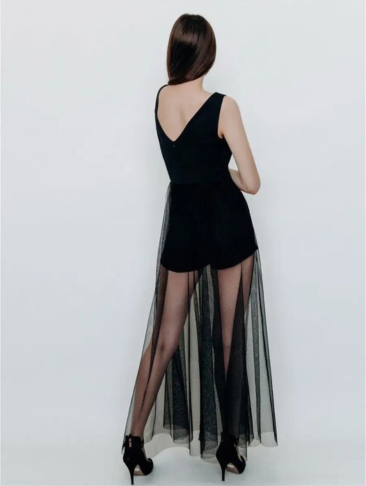 Чёрное вечернее платье