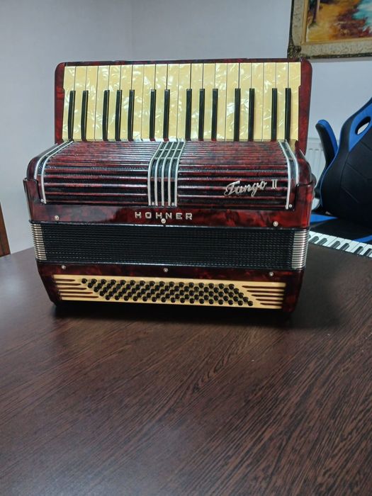 Vând Hohner Tango II