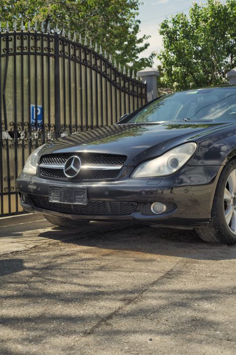 Bara fata Mercedes CLS W219 neagra usa stop parbriz luneta oglinda sam