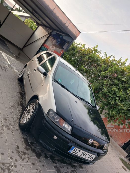 Vând Fiat punto..