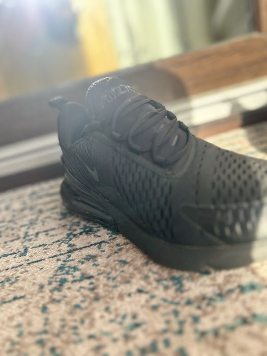 Adidasi nike air 27 C