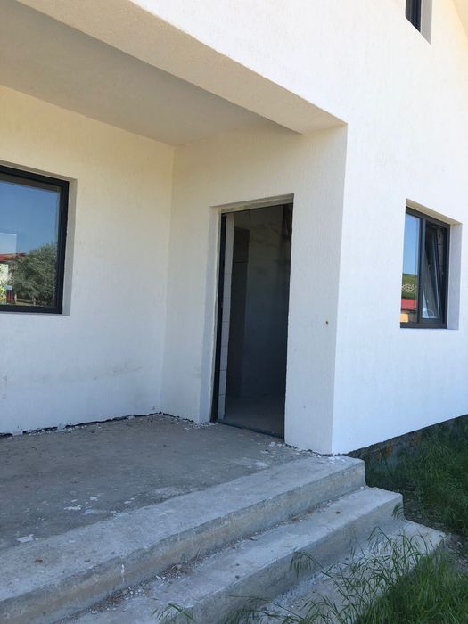 Vand casa Valu lui Traian 500 mp 70.000 mii + TVA