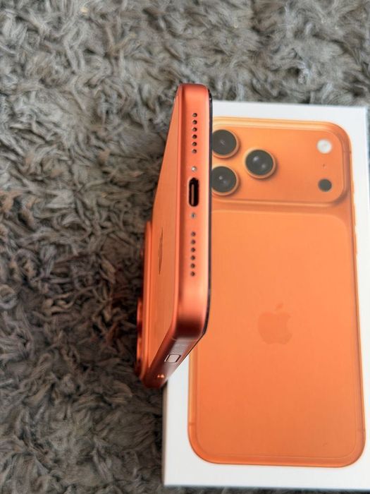 iPhone 17 pro max 256 Gb orange