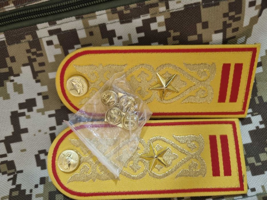 Парадные погоны, ремень аксельбант