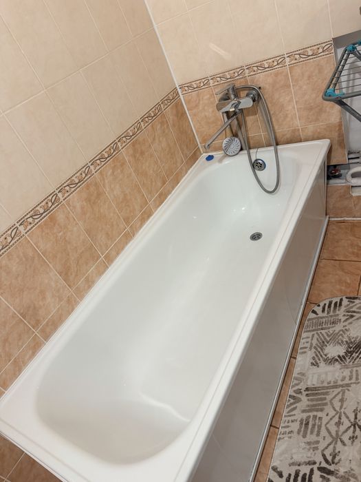 Продается двери и ванна