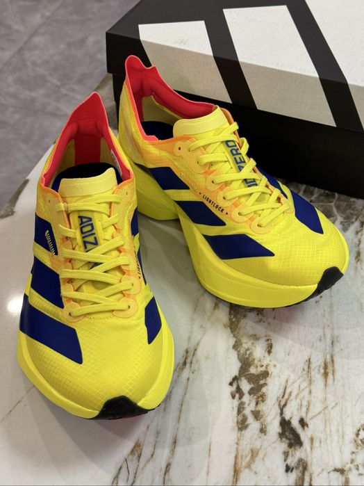 Adidas Adizero Adios Pro 4 în nuanța Pure Sulfur nr 41,5