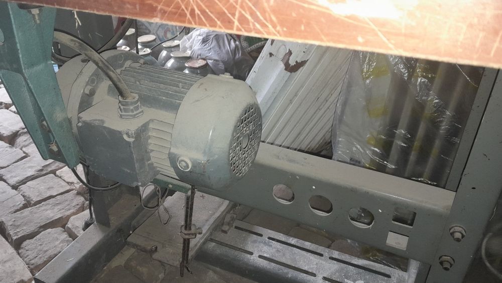 Averlok matori stoli bilan sotiladi