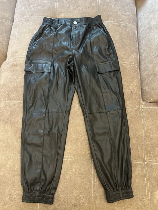 Pantaloni de piele bershka M