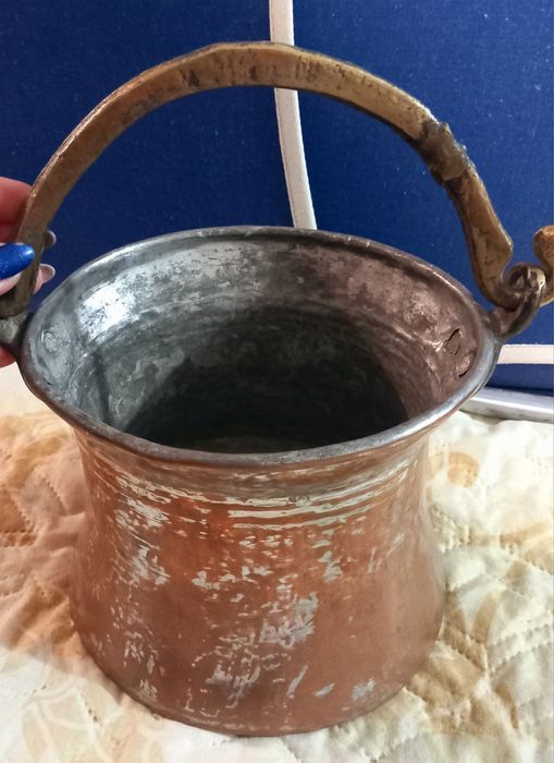 Медни сувенири и камбанка