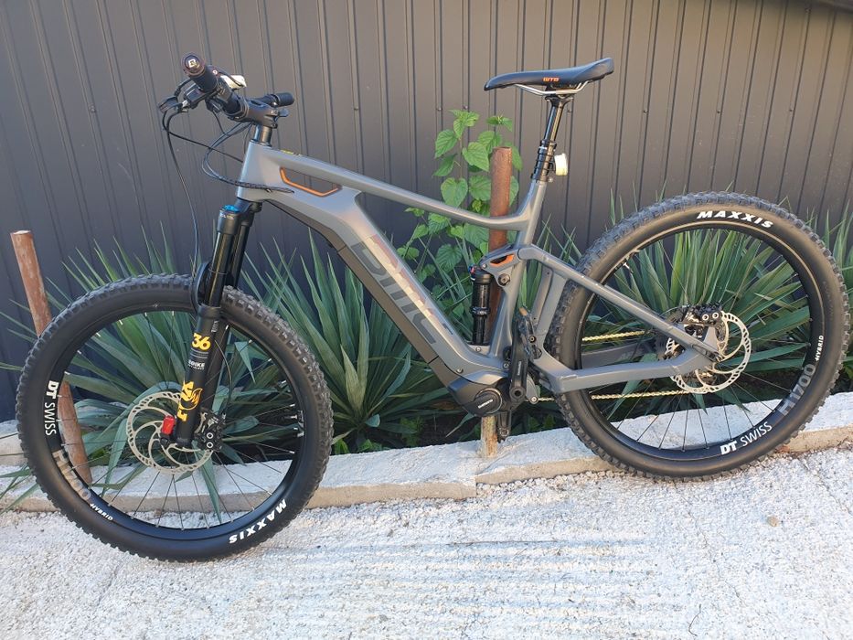 Bicicleta BMC electrica cu cadru de carbon