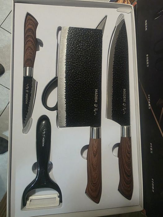 Набор ножей. Наборы разные.