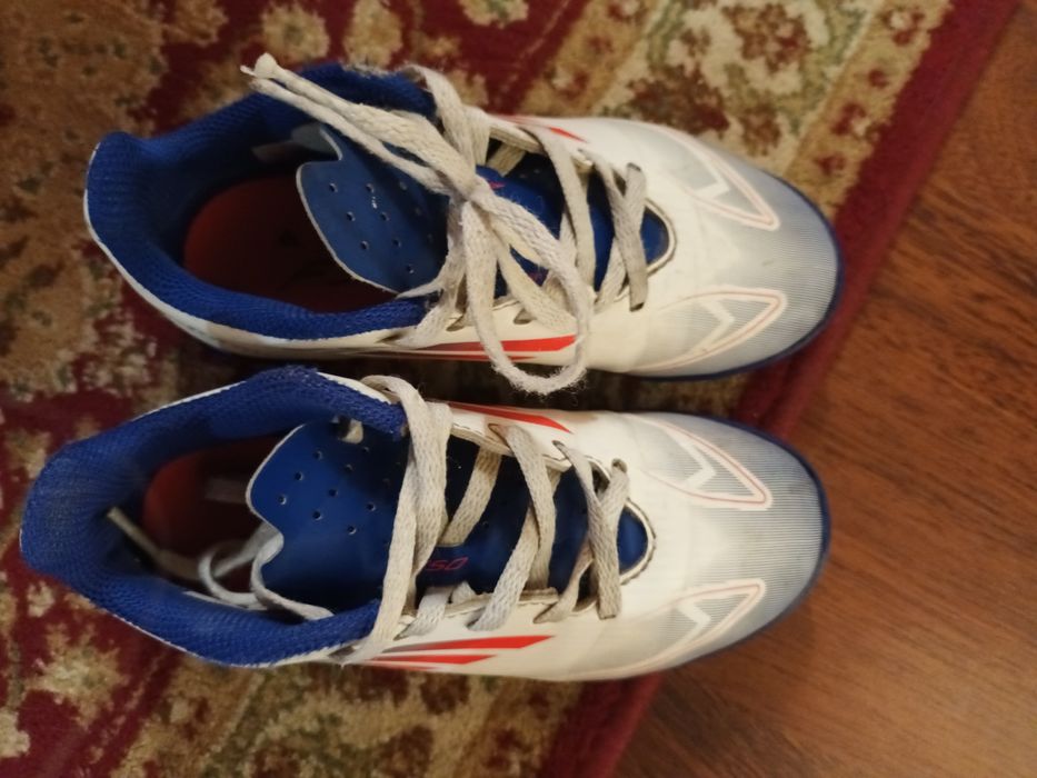 Adidasi de la adidas mărimea 30