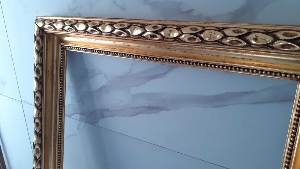 Rama lemn masiv cu stucatura, dimensiune exterioara 78x68 cm