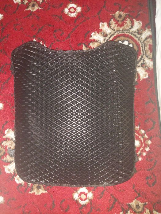 Полик  для  малибу