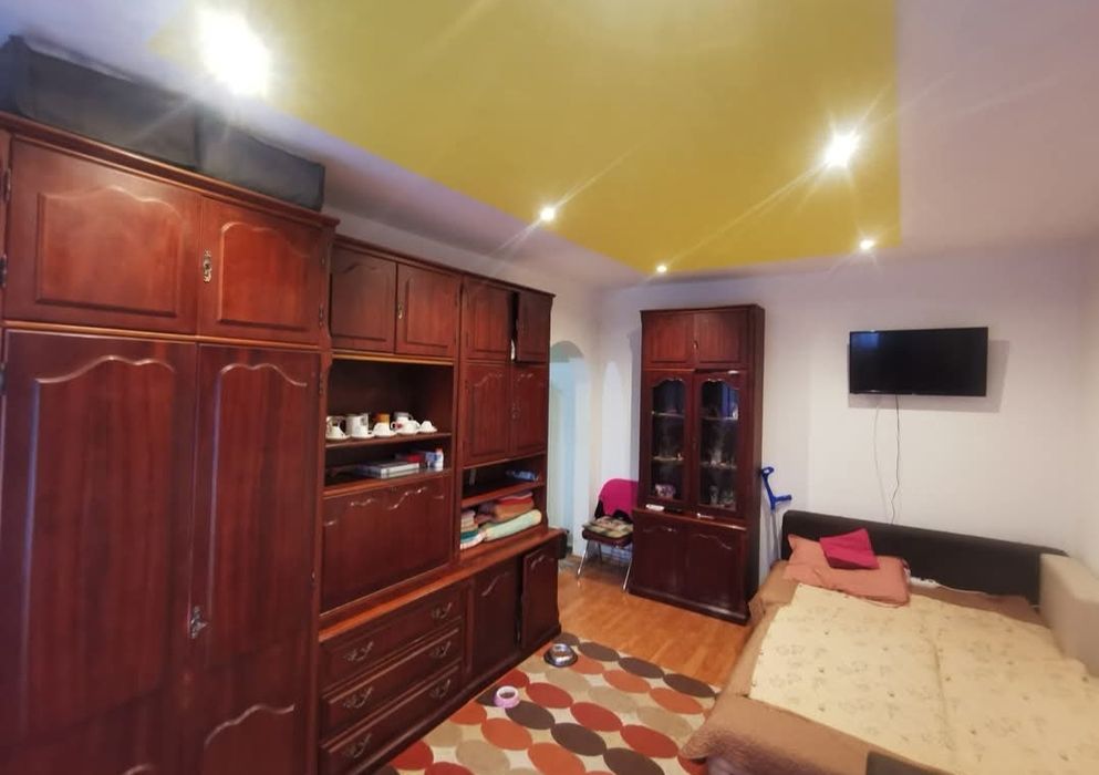 Vând sau schimb / 3 camere / etajul 2