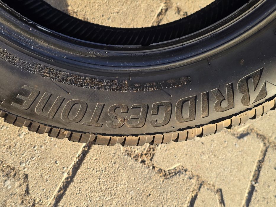 235 55 17  Bridgestone