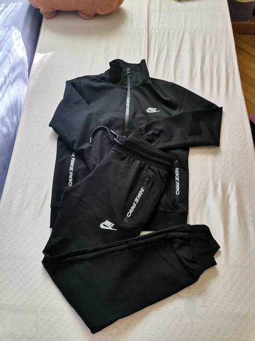 Комплекти Nike. Дамски