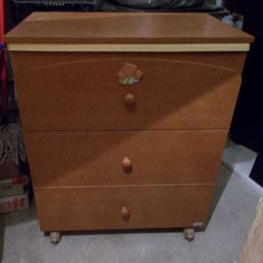 Comodă sertare /dulap cu cădită și  masa înfășat-schimbat scutece