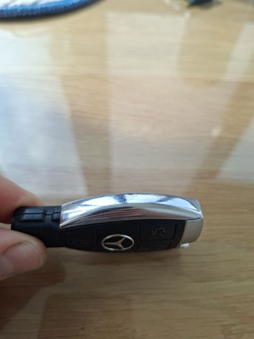 Cheie Mercedes .