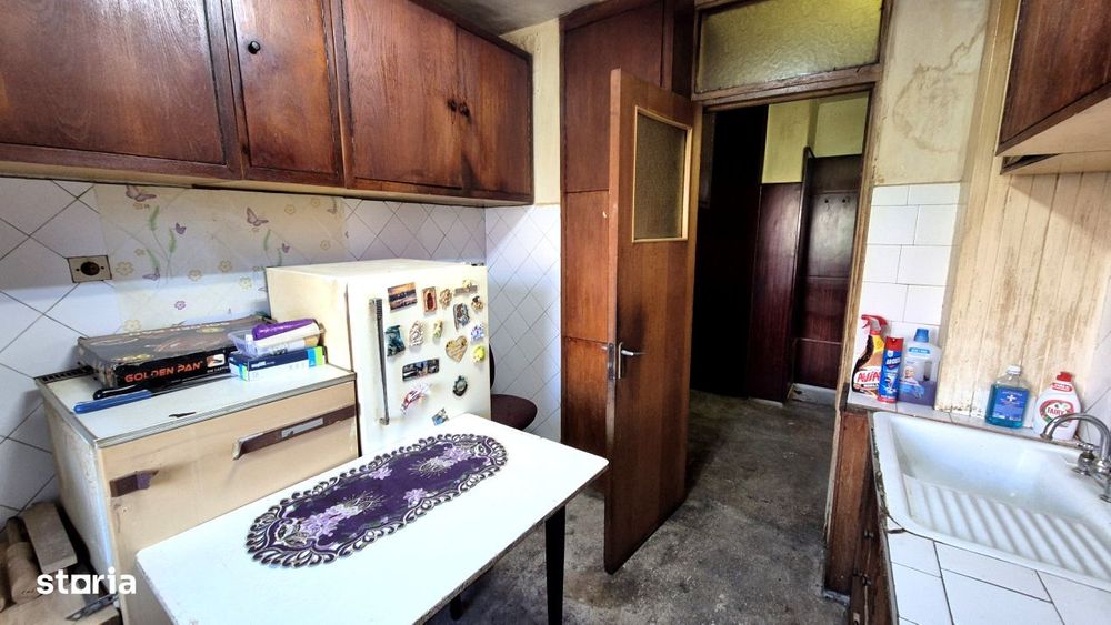 Apartament 2 camere, decomandat, etaj 2, cartier Grivita, Targu Jiu