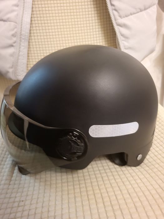 Каска новая, для мото/вел