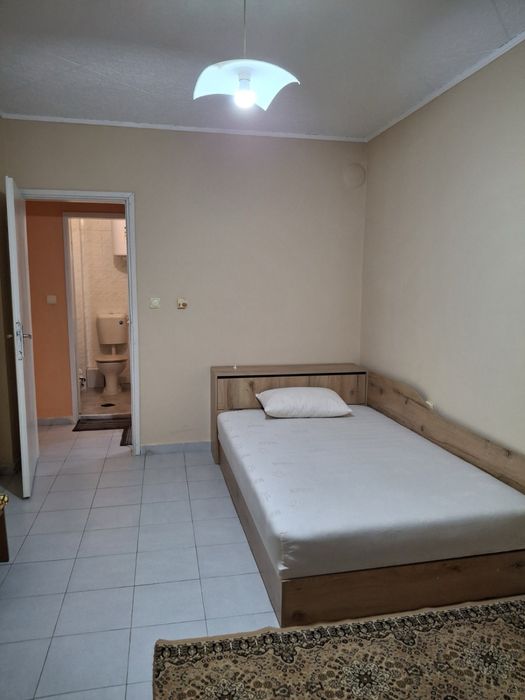 Дава се под наем Двустаен апартамент в Плевен, Идеален център - 75 кв.м за 382.5 € - Снимка #3