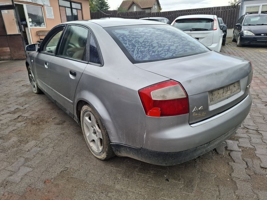 Elemente Caroserie Audi A4 B6 Sedan 1.9TDi 96kw 131cp Tip AVF Cutie 6 trepte An 2003