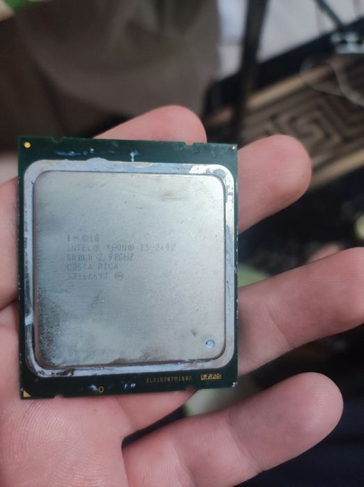 Комплект процессоров Intel Xeon (E5-2630 v4, E5-2650 v2, E5-2690)
