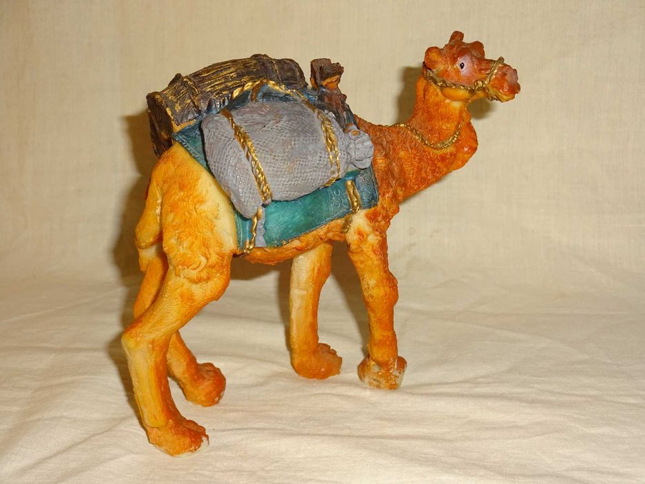 Статуэтку керамическую - продам.