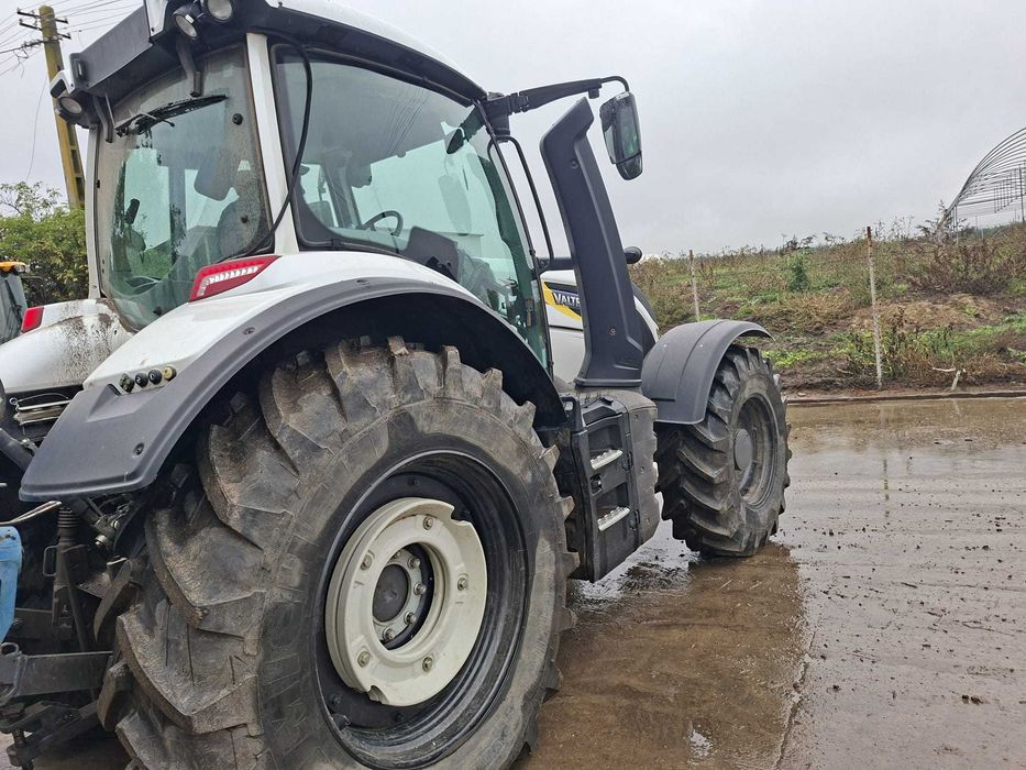 Tractor Valtra T144