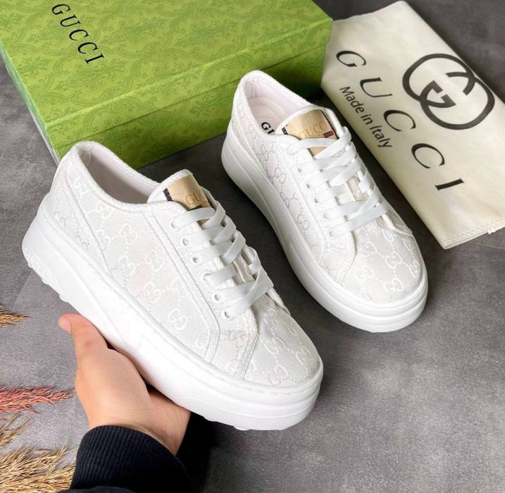 Adidasi dama g. Albi